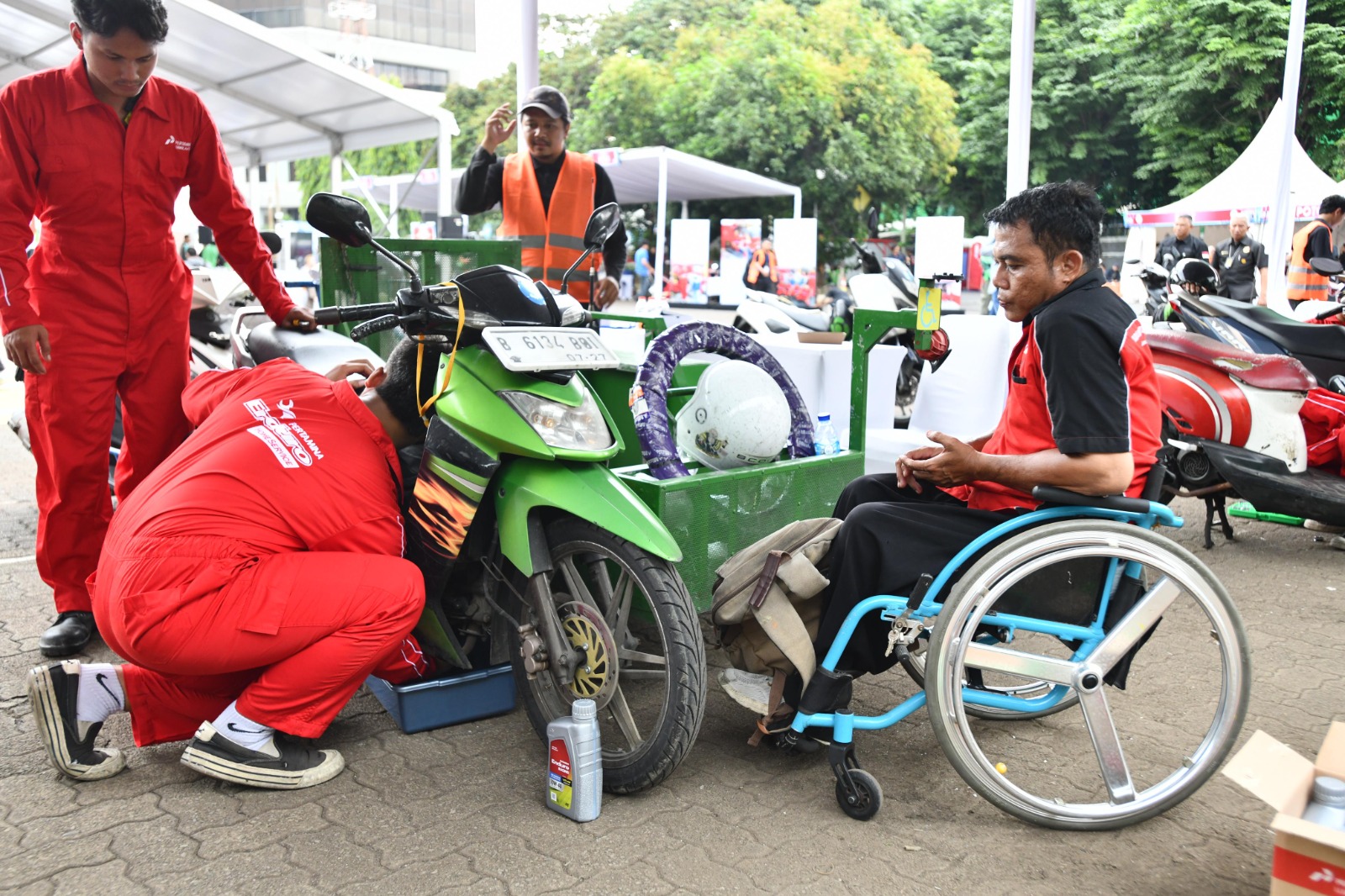 Pertamina Berbagi Hadirkan Senyum 6.000 Motoris Dapat Oli Gratis