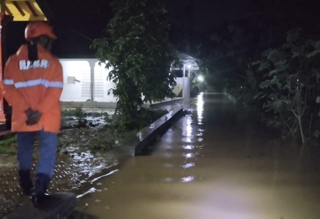 Hujan Lebat Lebih 2 Jam, 70 KK Terdampak Banjir Luapan di Kedungpring Kemranjen