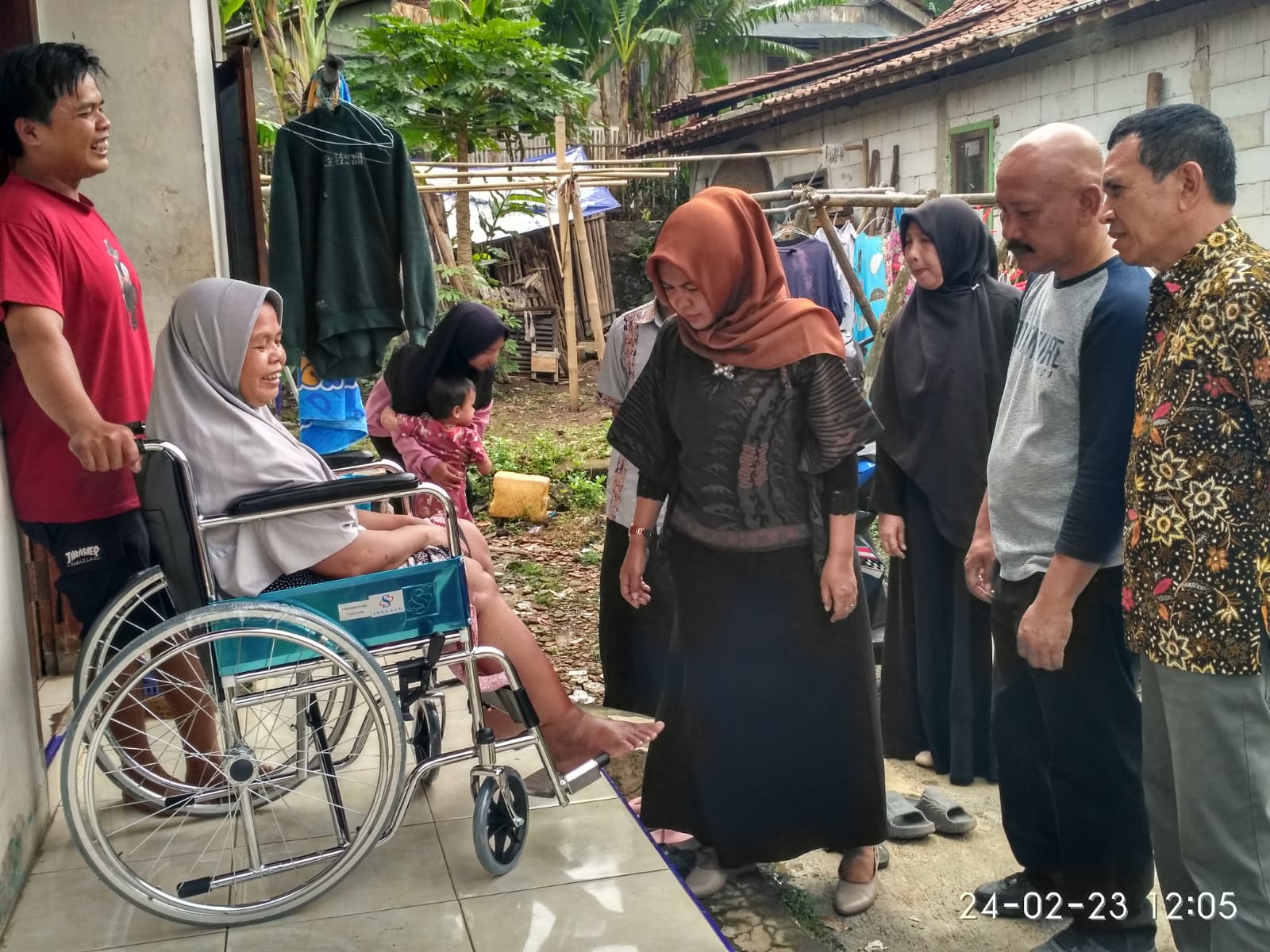 32 Item Bantuan Diberikan pada Penyandang Disabilitas Kurang Mampu