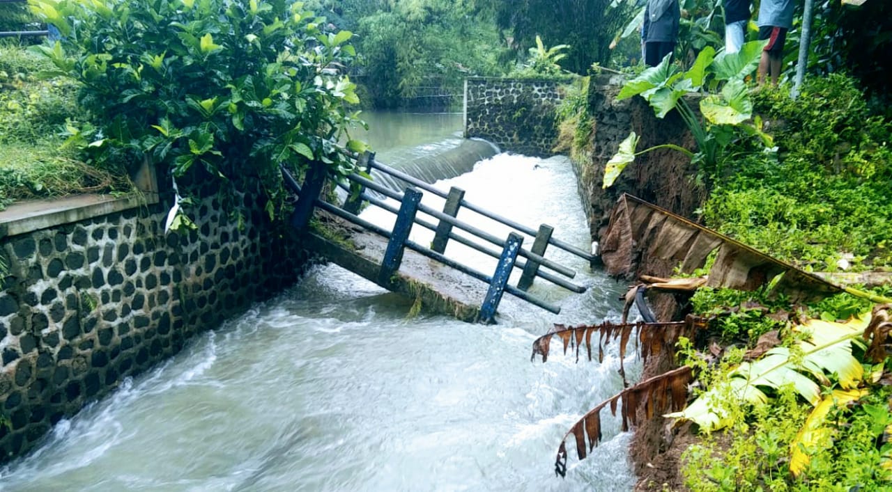 Bangunan Pelengkap Bendung di Karanggedang Ambruk, Akses Ditutup