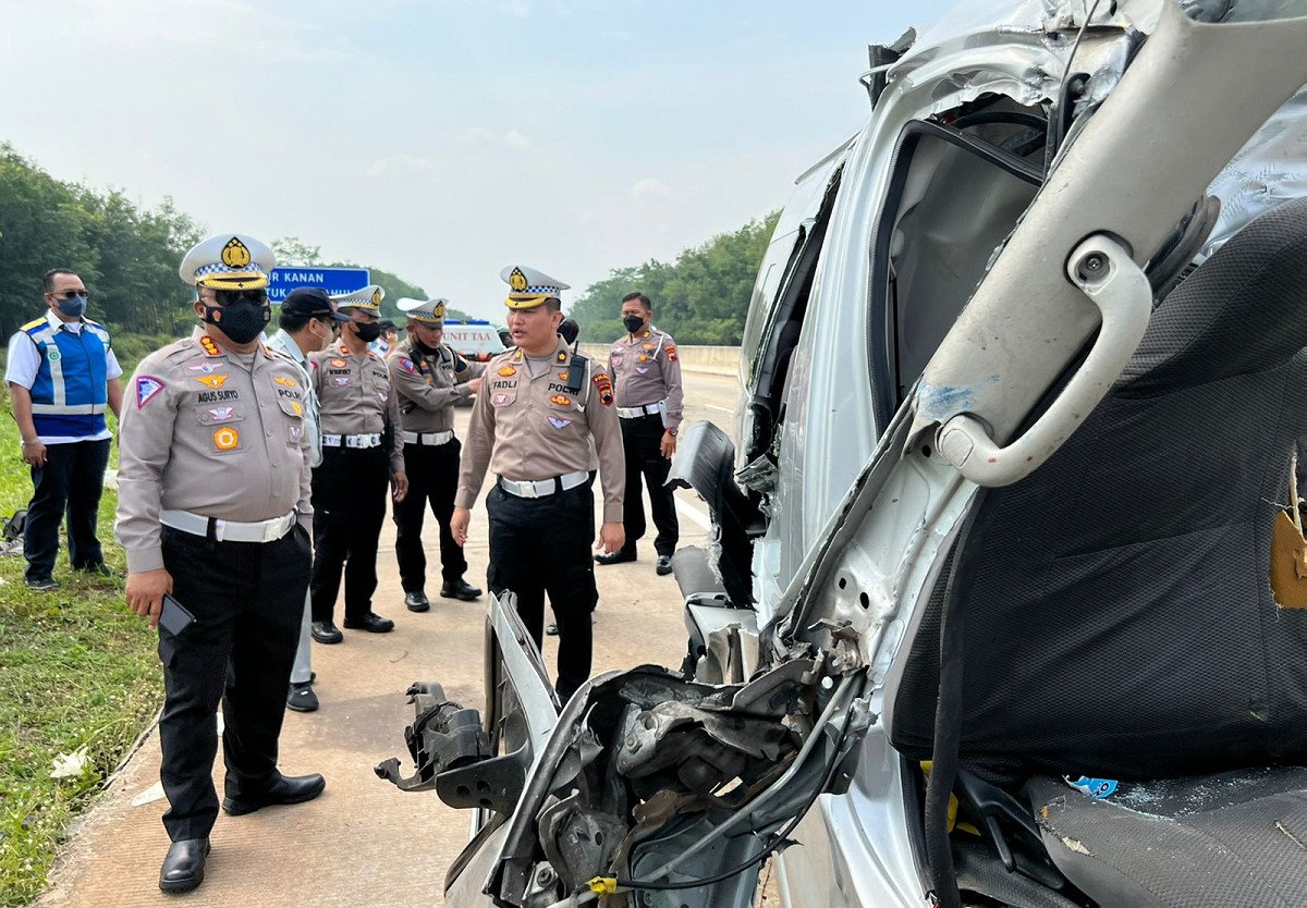 7 Orang Tewas di Kecelakaan Maut Tol Semarang-Batang