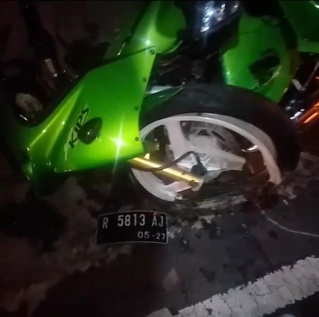 Motor Vs Motor Terlibat Kecelakaan di Jalan Jenderal Soedirman Alun-Alun Purwokerto 