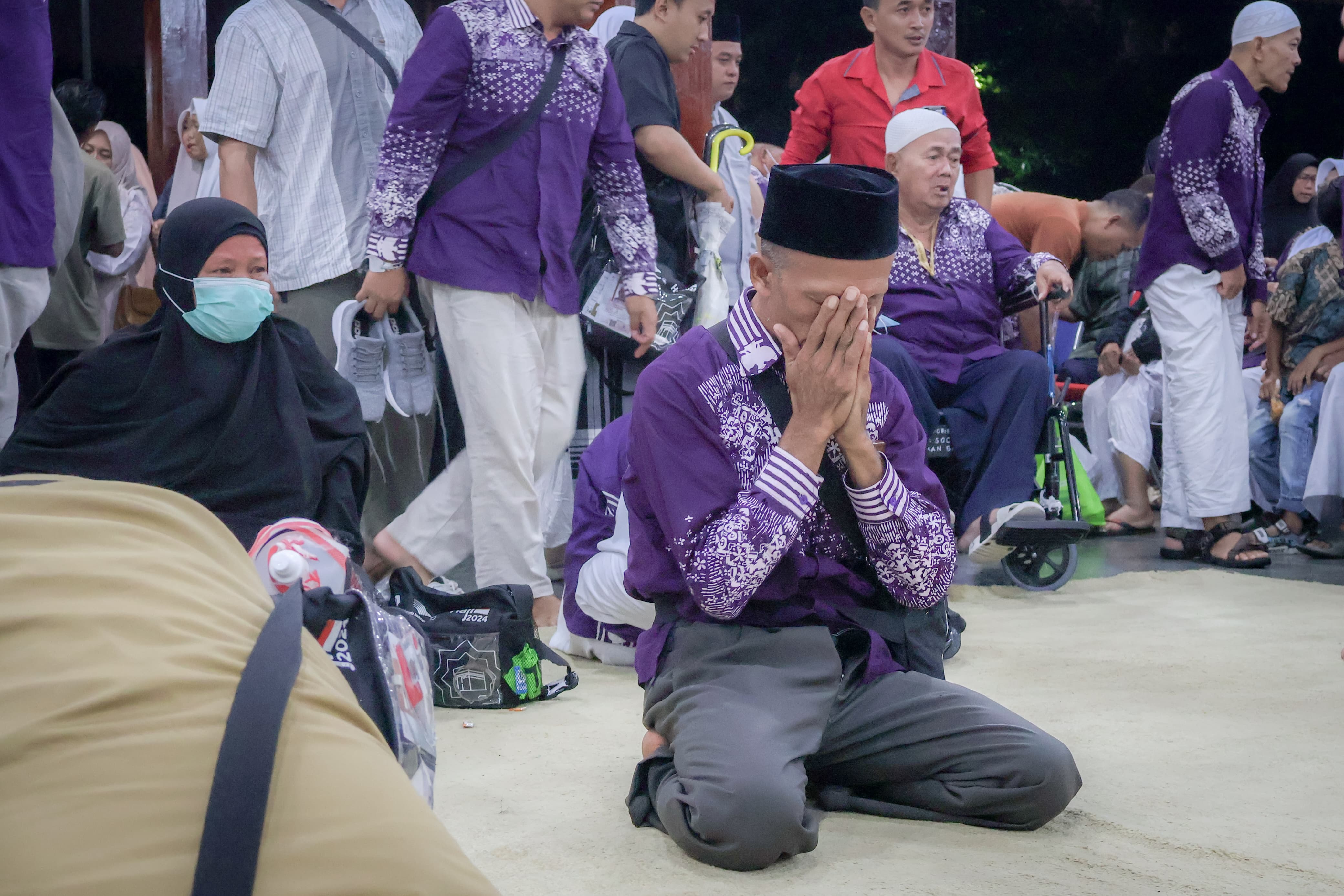 Tangis Haru Keluarga Sambut Kedatangan Jemaah Haji Banjarnegara 