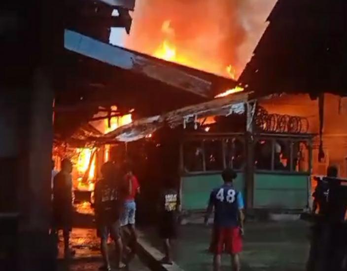 Pasar Tradisional Gandrungmangu Terbakar, Penyebab Diduga Korsleting Listrik