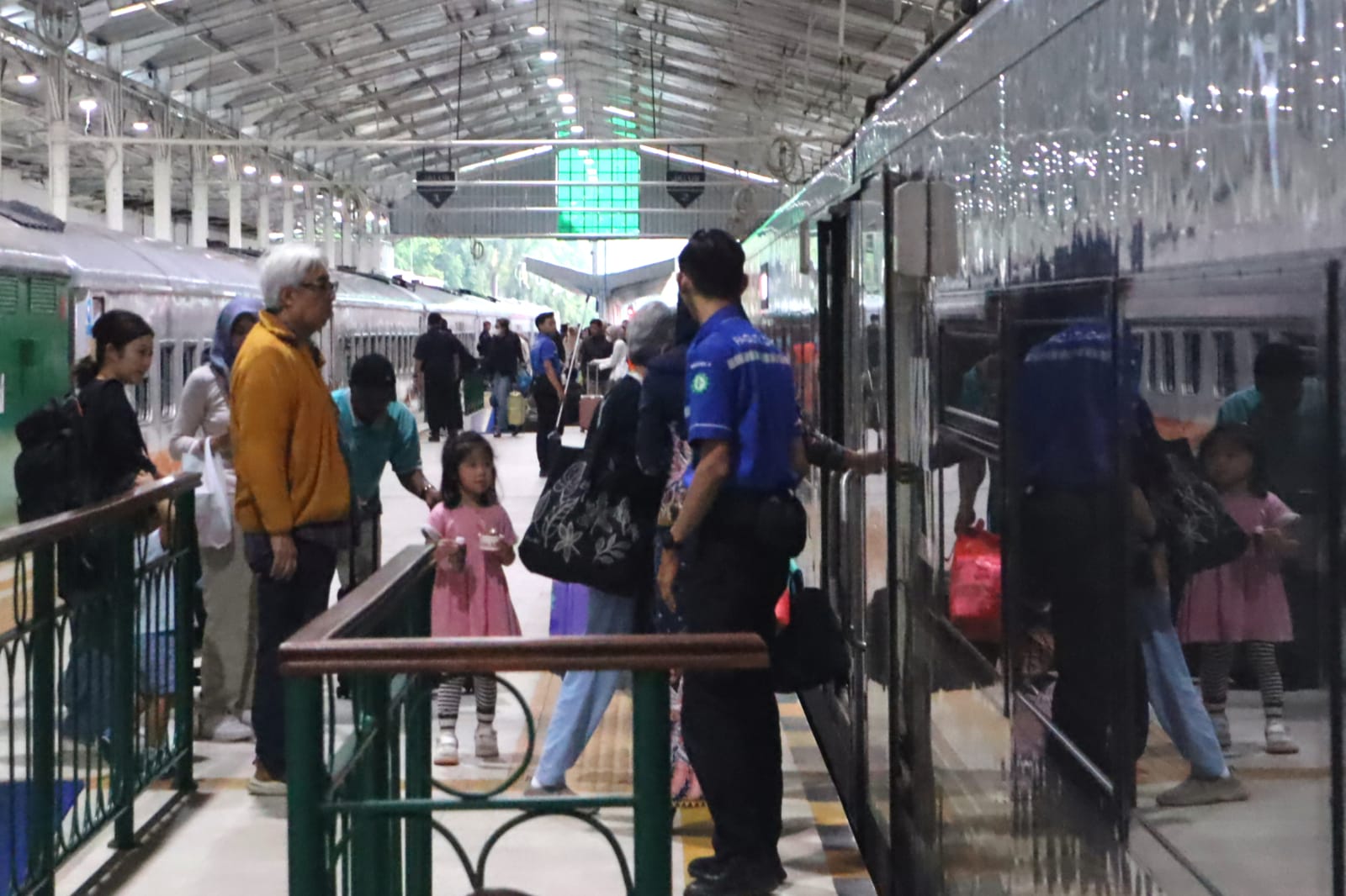 Stasiun Purwokerto Terpadat, Arus Balik Lebaran 2026 Pecahkan Rekor