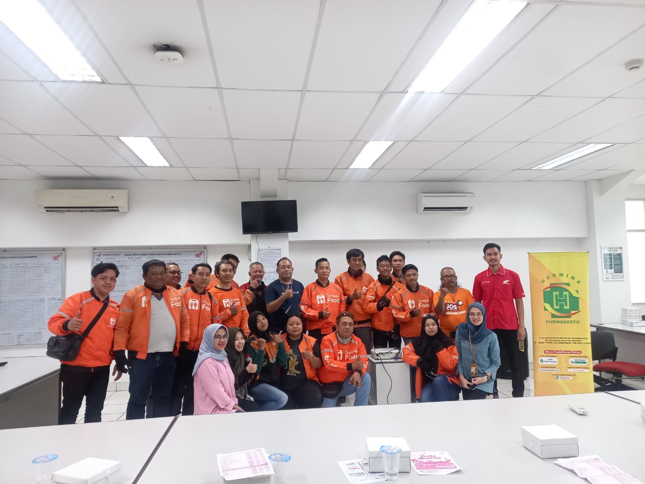 BPJS Ketenagakerjaan Sosialisasikan Manfaat Program bagi Kurir Mitra Shopee Food 