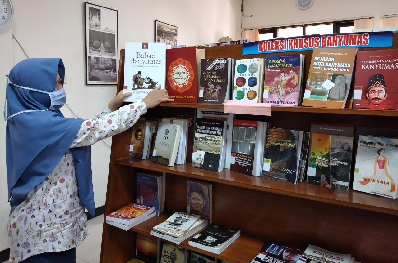 Buku Lokal Banyumas Hanya Bisa Dibaca di Tempat