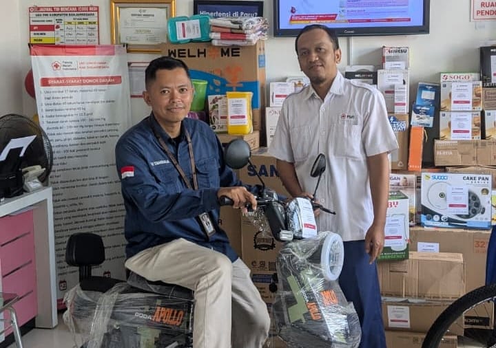 Donor Darah Berbuah Rezeki, Susanto Raih Sepeda Listrik dari PMI Banjarnegara