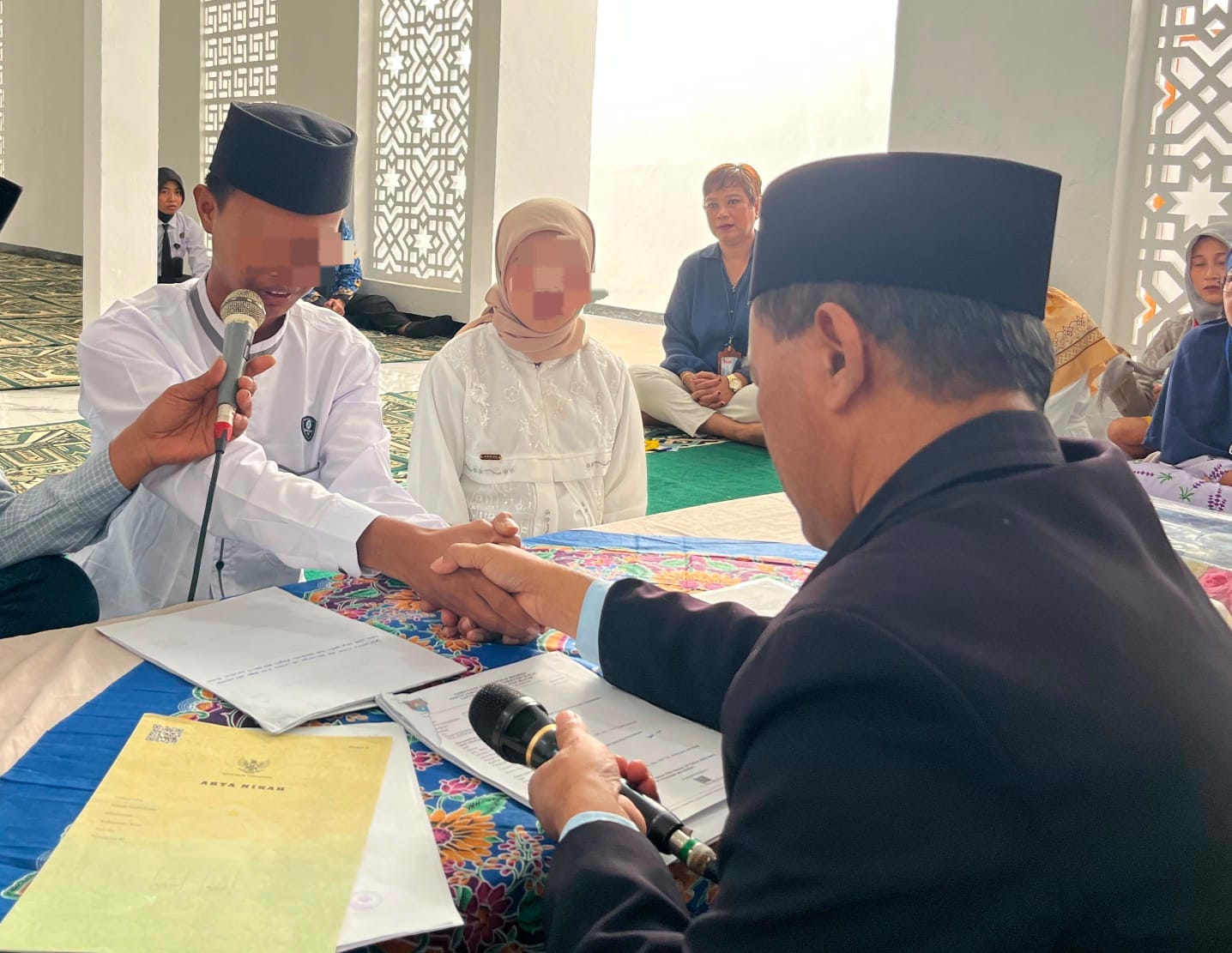 Warga Binaan Lapas Cilacap Langsungkan Akad Nikah di Balik Bui