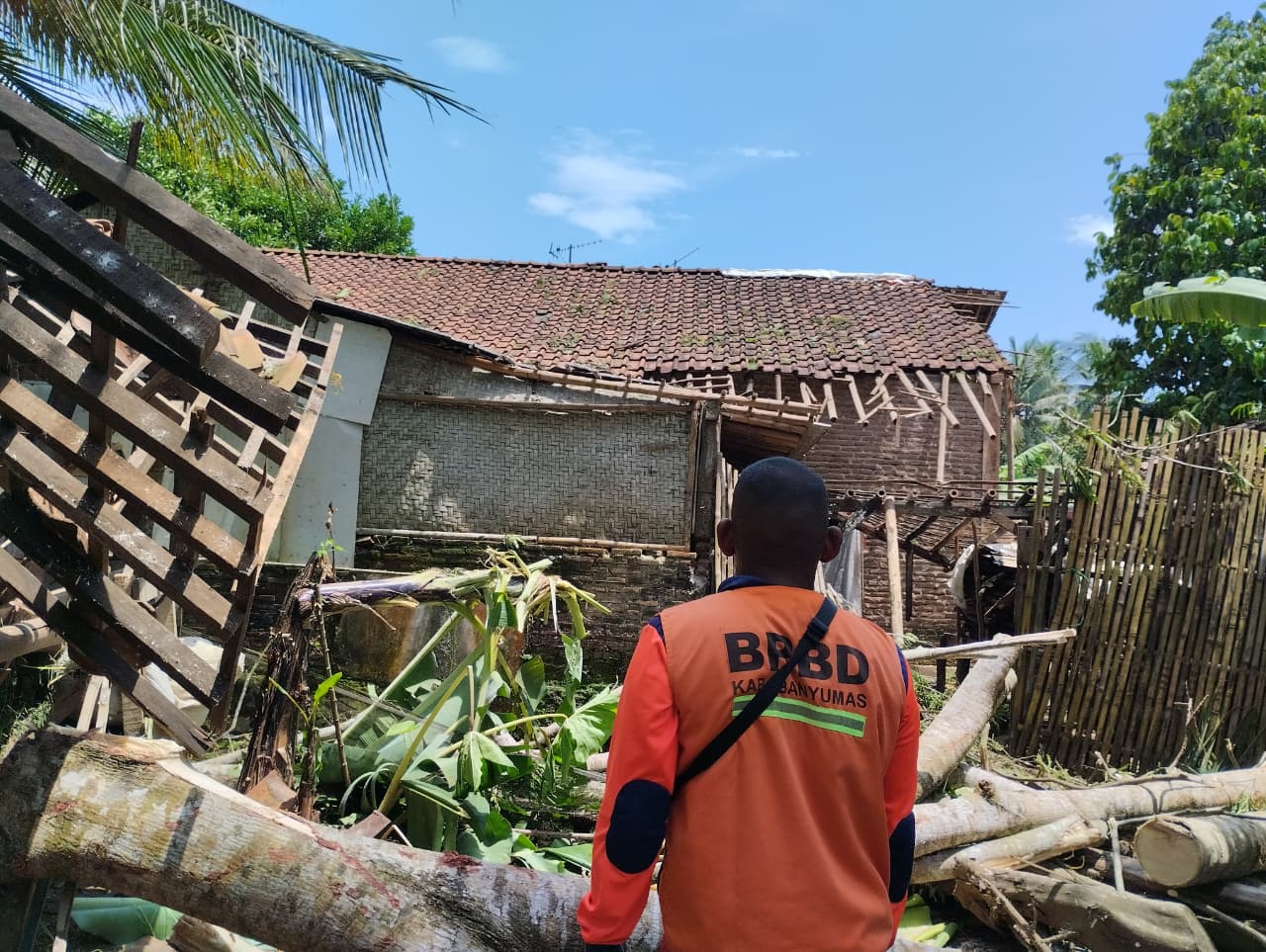 Angin Kencang Terjang Banyumas, 25 Bencana Terjadi dalam Sepekan