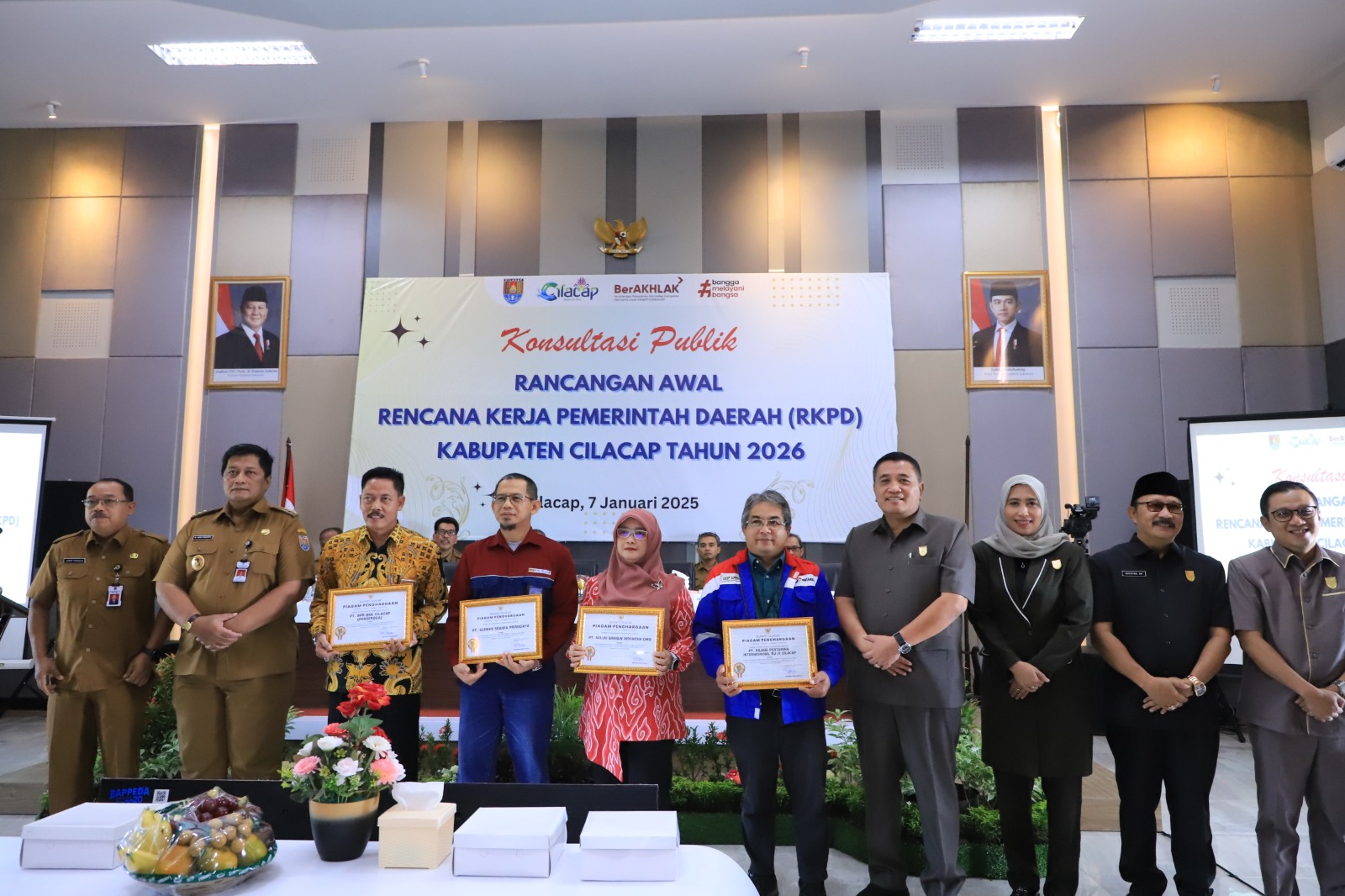 Kilang Pertamina Cilacap Raih Penghargaan TJSLP 2024 dari Pemkab, Bukti Nyata Kontribusi bagi Masyarakat