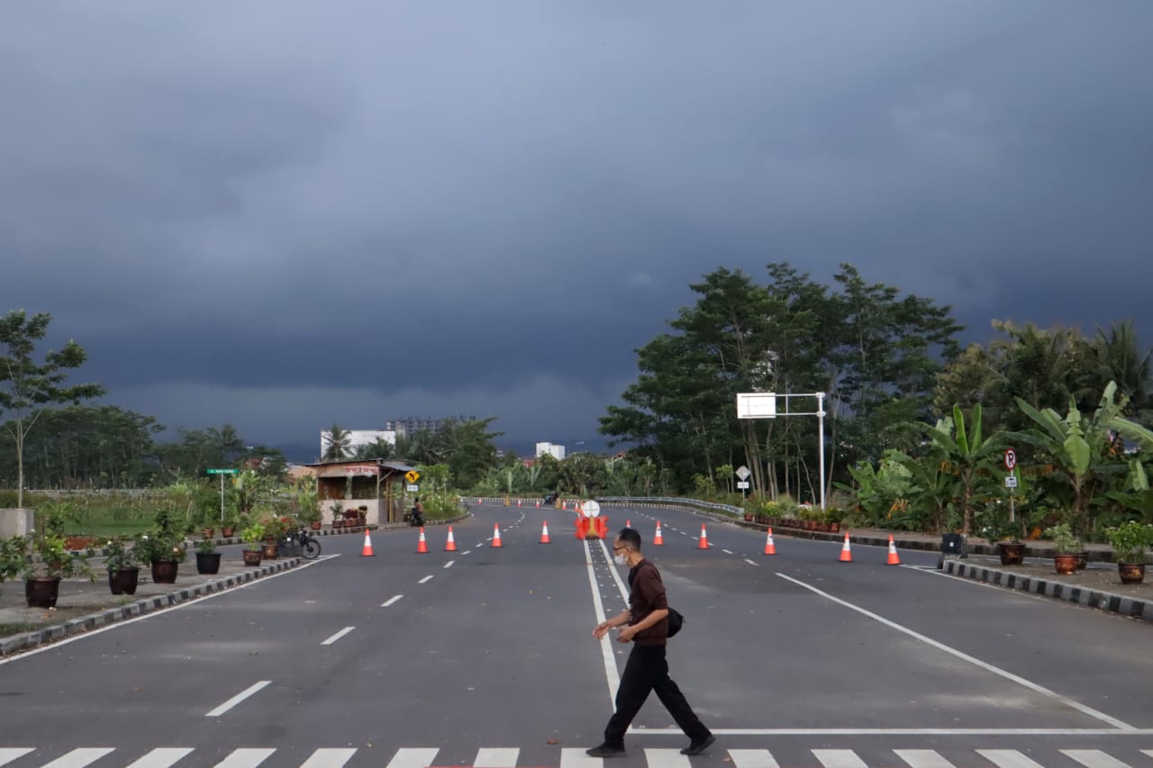 2 Arah,  Tongkrongan Anak Muda di Bahu Jalan Ikut Tergusur, PKL di Jalan Bung Karno Merasa Sangat Terdampak