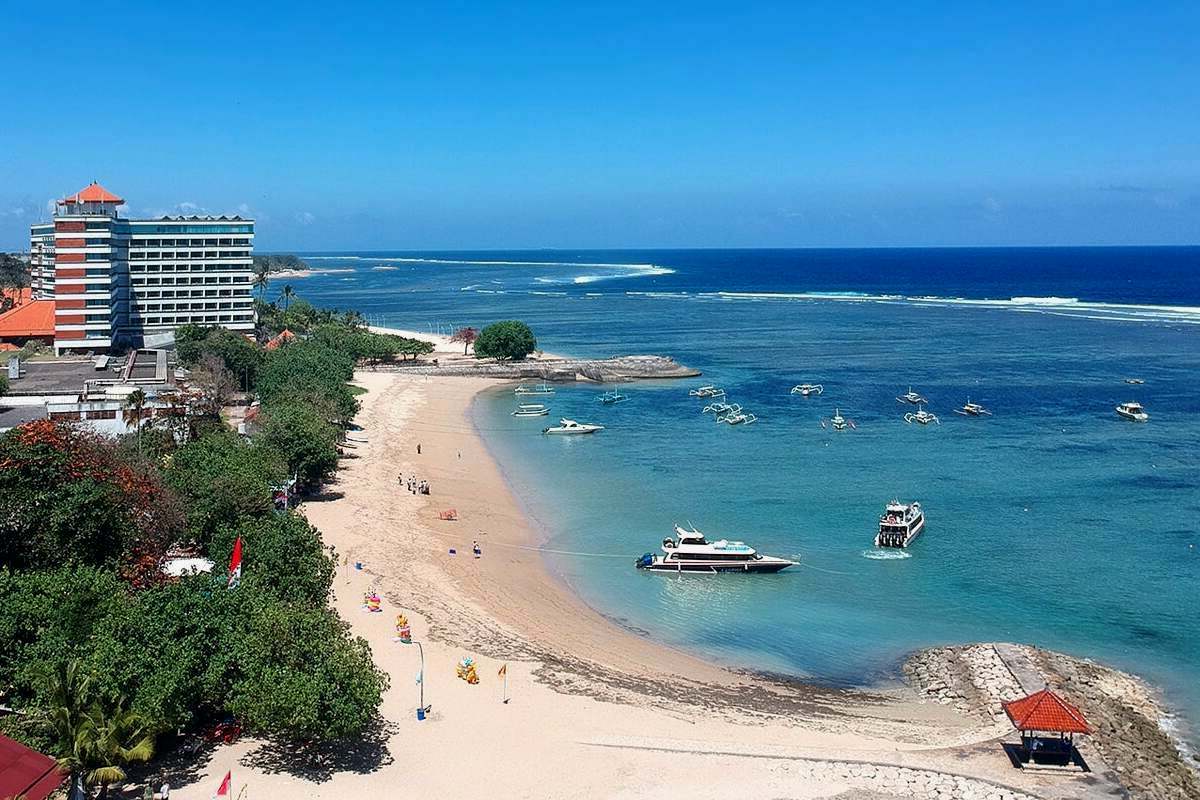 Pantai Sanur : Harga Tiket, dan Daya Tarik Sunrise hingga Watersport