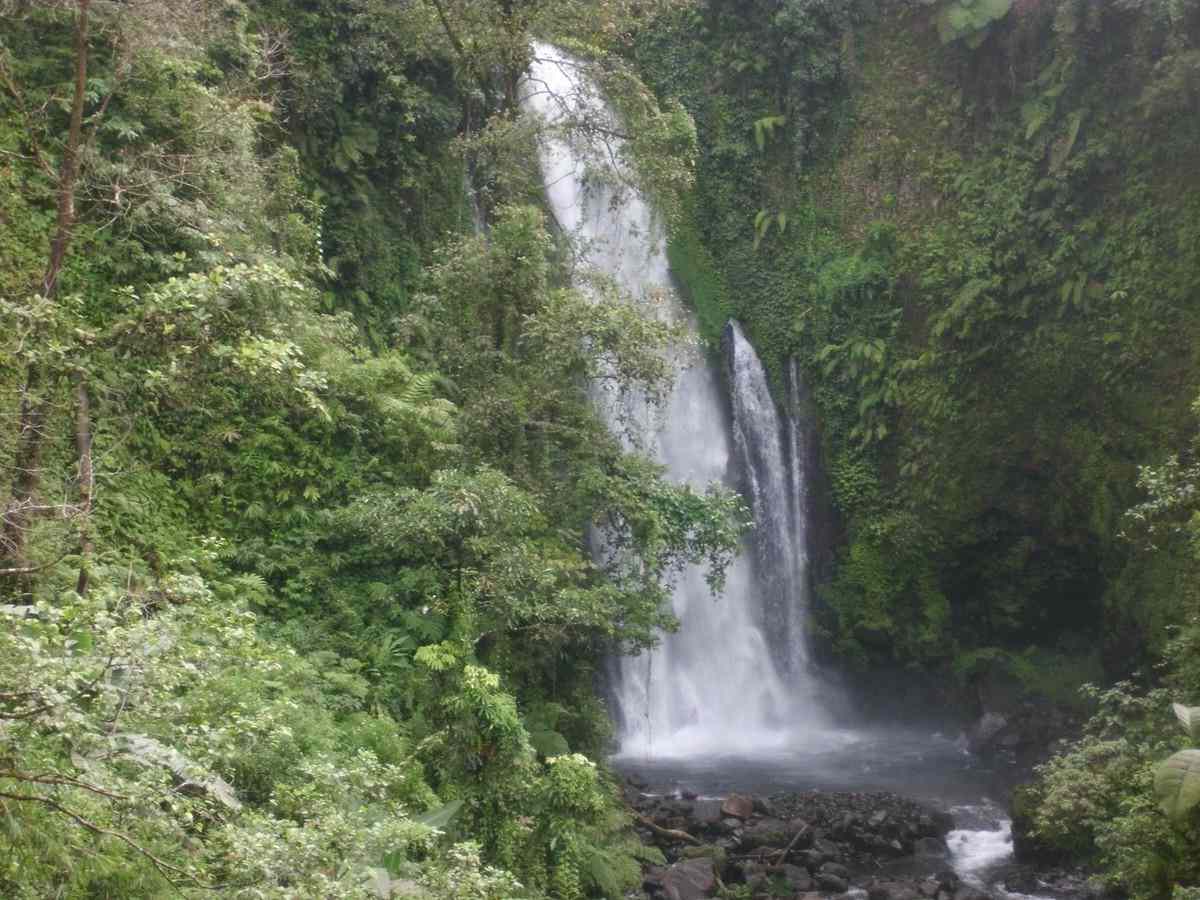 Daya Tarik Curug Gomblang, Air Terjun Indah di Kaki Gunung Slamet