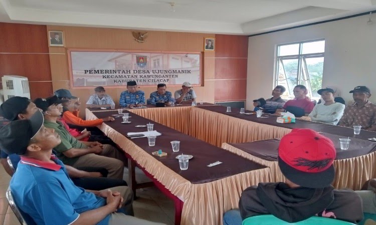 Warga Ujung Manik Tuntut Kompensasi Tower yang Kontraknya Diperpanjangx