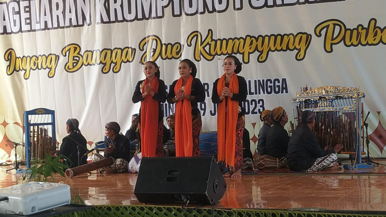 Minim Regenerasi, Kesenian Krumpyung Terancam Punah