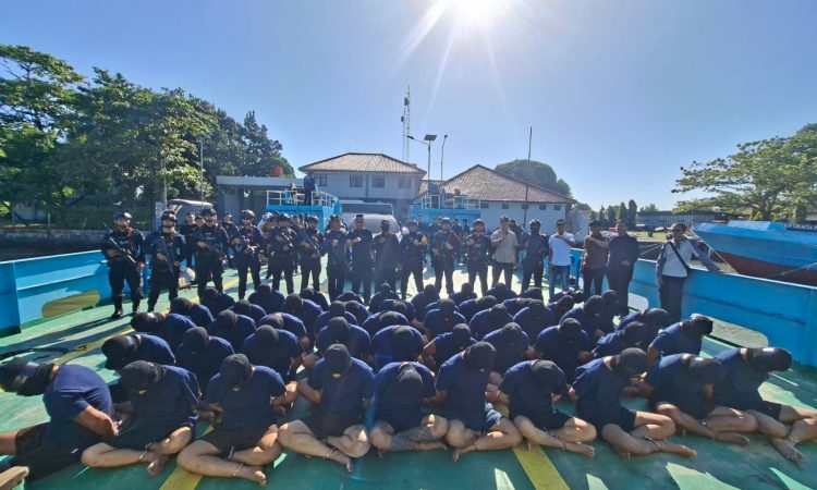 Nusakambangan Terima 50 Warga Binaan dari Lapas Surabaya