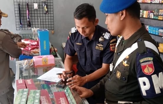 Tim Gabungan Melakukan Pemberantasan Rokok Ilegal di Wilayah Cilacap Kota, 4.480 Batang Rokok Ilegal Disita  