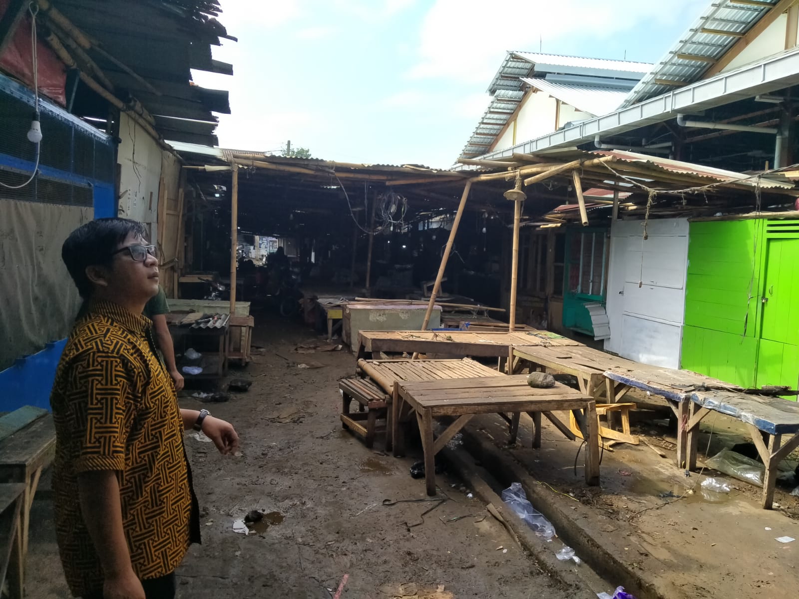 Puluhan Pedagang Pelataran Terdampak Ambruknya Atap Luar Pasar Cilongok