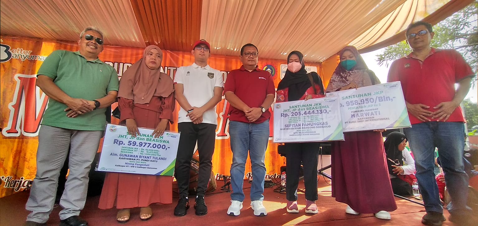 BPJS Ketenagakerjaan Purwokerto Salurkan Santunan di Hari Buruh Internasional