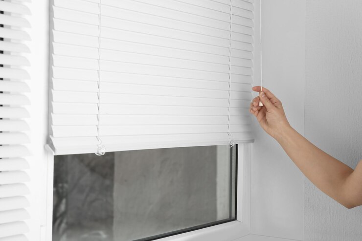 5 Kelebihan Roller Blind untuk Tirai Rumah Minimalis Anda