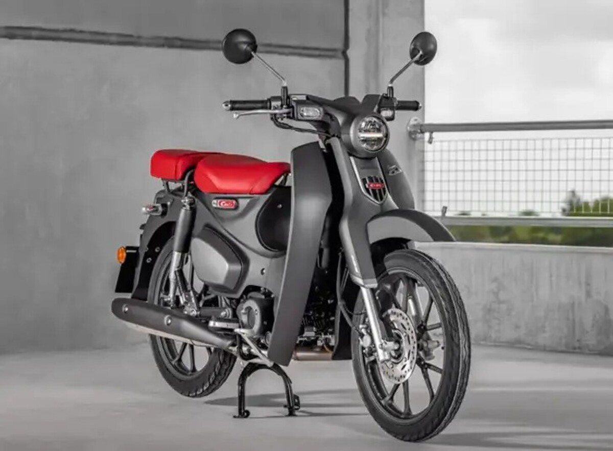Honda Super Cub C125, Motor Bebek Premium yang Bikin Pengendara Tampil Beda di Jalanan