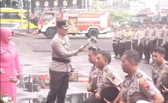 Tutup Tahun 2023, 76 Anggota Polres Purbalingga Naik Pangkat