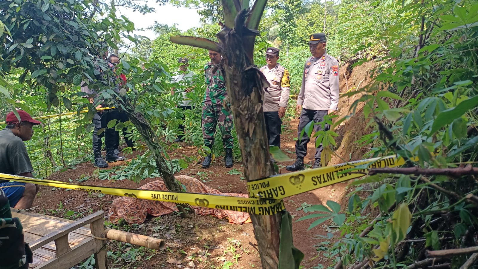 Pamit Cari Rumput, Lansia di Rembang Ditemukan Meninggal di Kebun