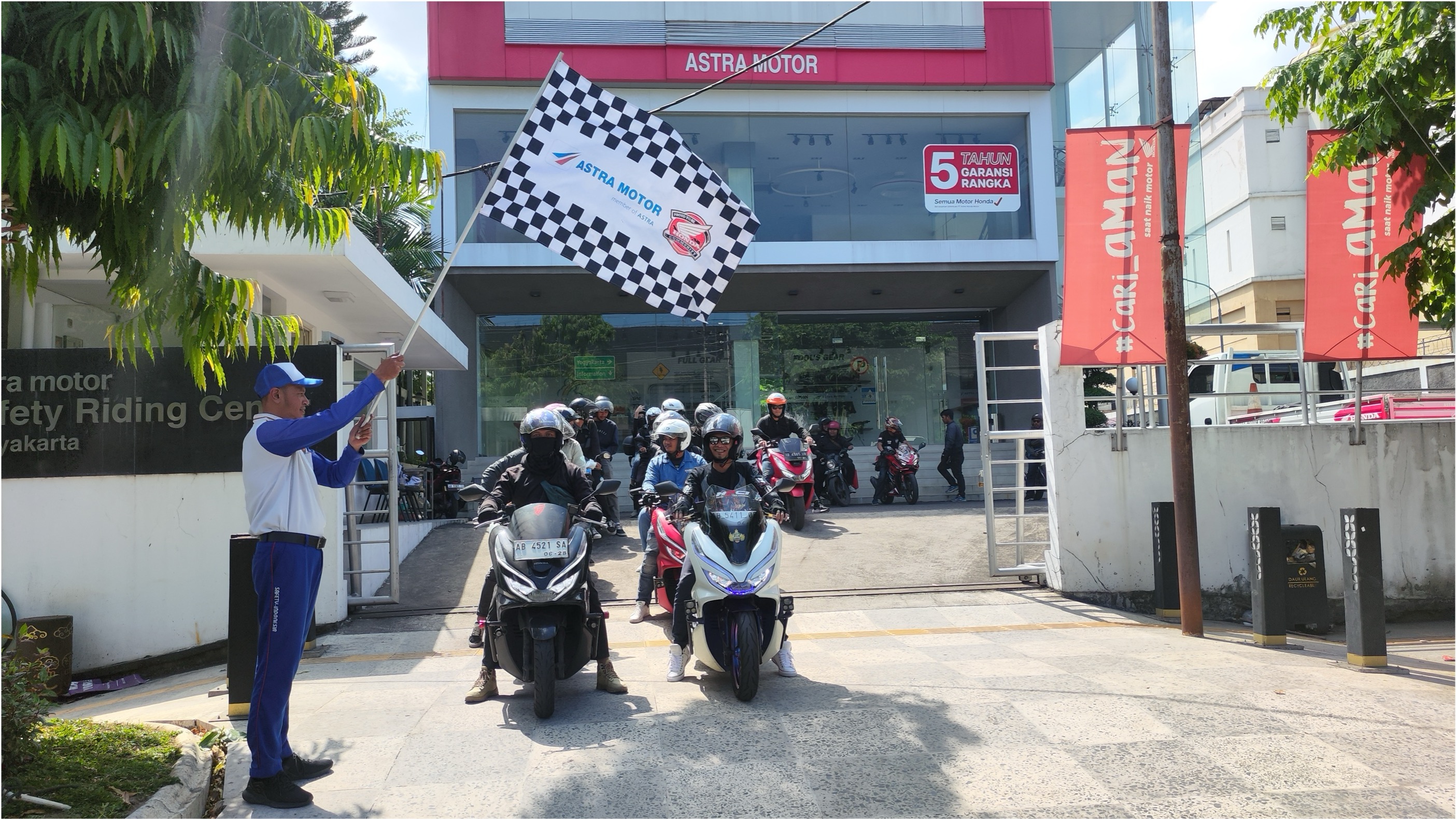 Astra Motor Yogyakarta Ajak Para Bikers Sunday Morning Ride Bersama Honda PCX160