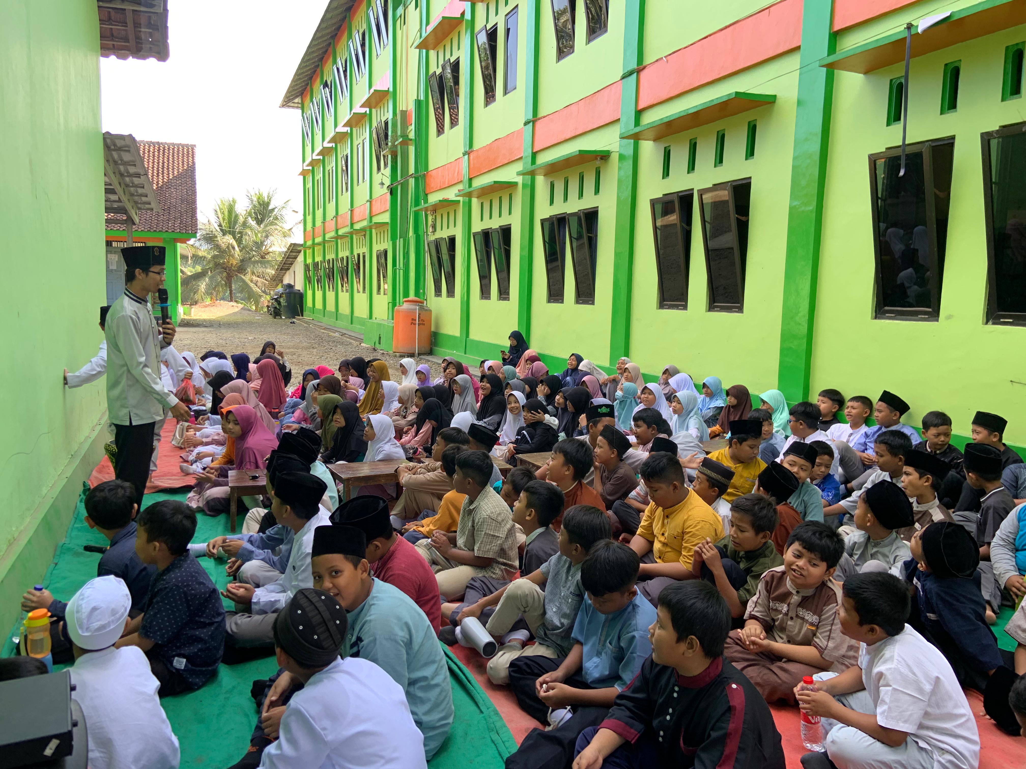 Kisah Nabi dan Bazar Jajanan Pasar Meriahkan Maulid Nabi di LPIT Harum