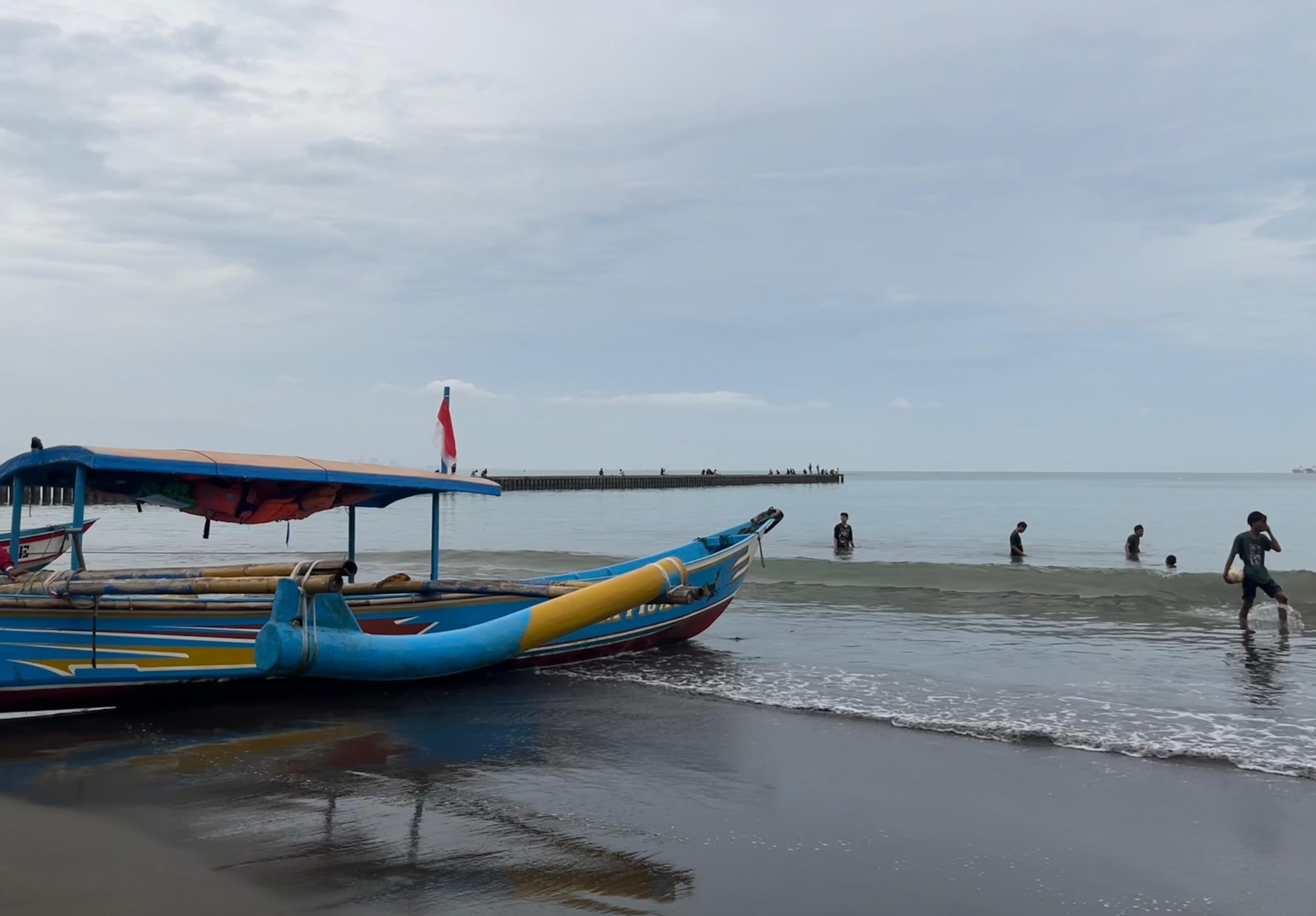 Gelombang Tinggi Ancam Perairan Cilacap, Warga Diminta Waspada