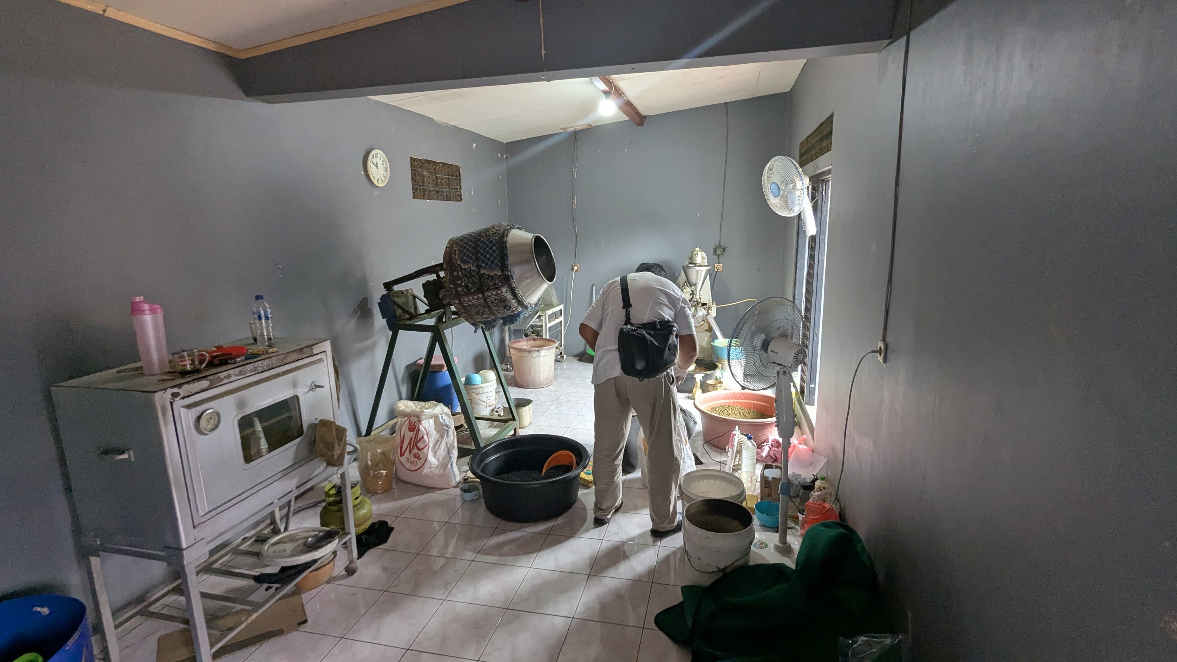 Pabrik Jamu Ilegal di Kecamatan Kroya digrebek Petugas Gabungan, Sempat Dikira Pabrik Narkotika