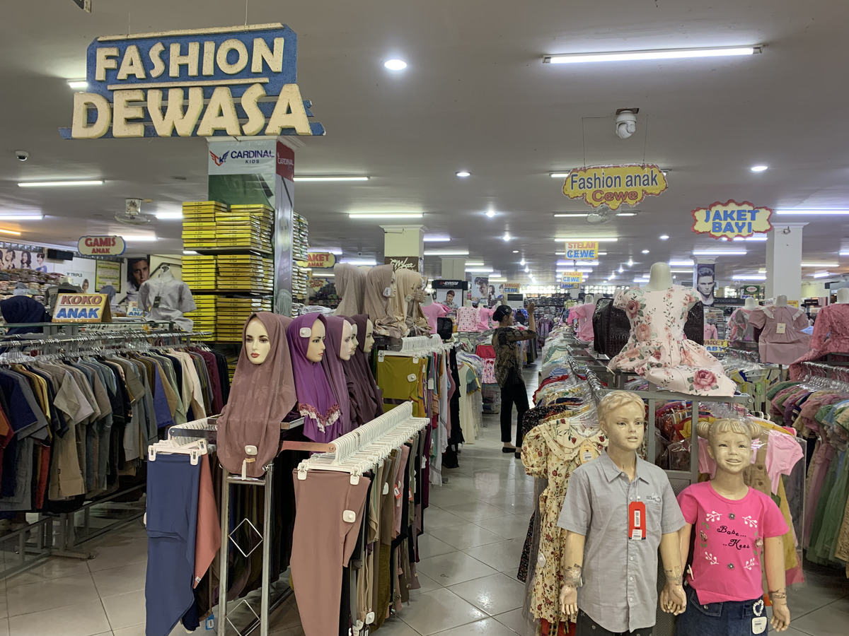 Mahkota Putra, Pusat Belanja Fashion Lengkap di Purwokerto