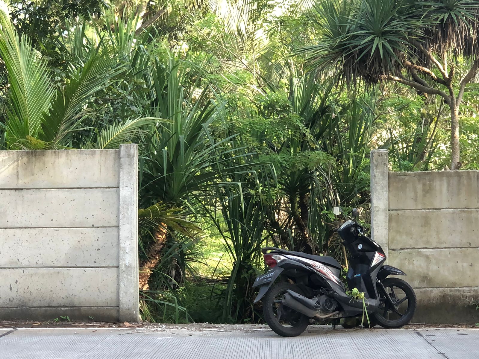 Pagar Pantai Pandan Kuning Dijebol Orang Tak Bertanggung Jawab