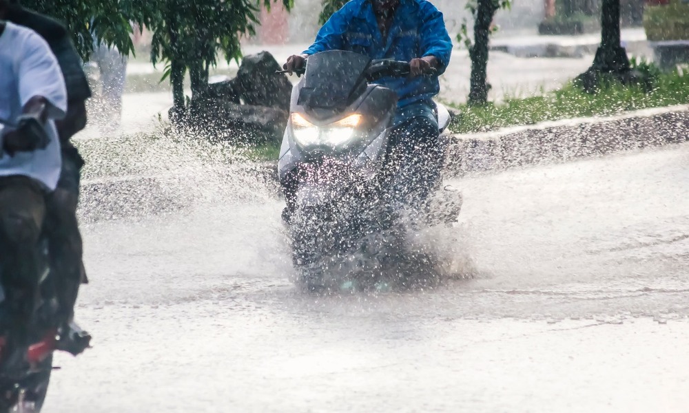 5 Cara Mengatasi Motor Murah yang Terendam Banjir