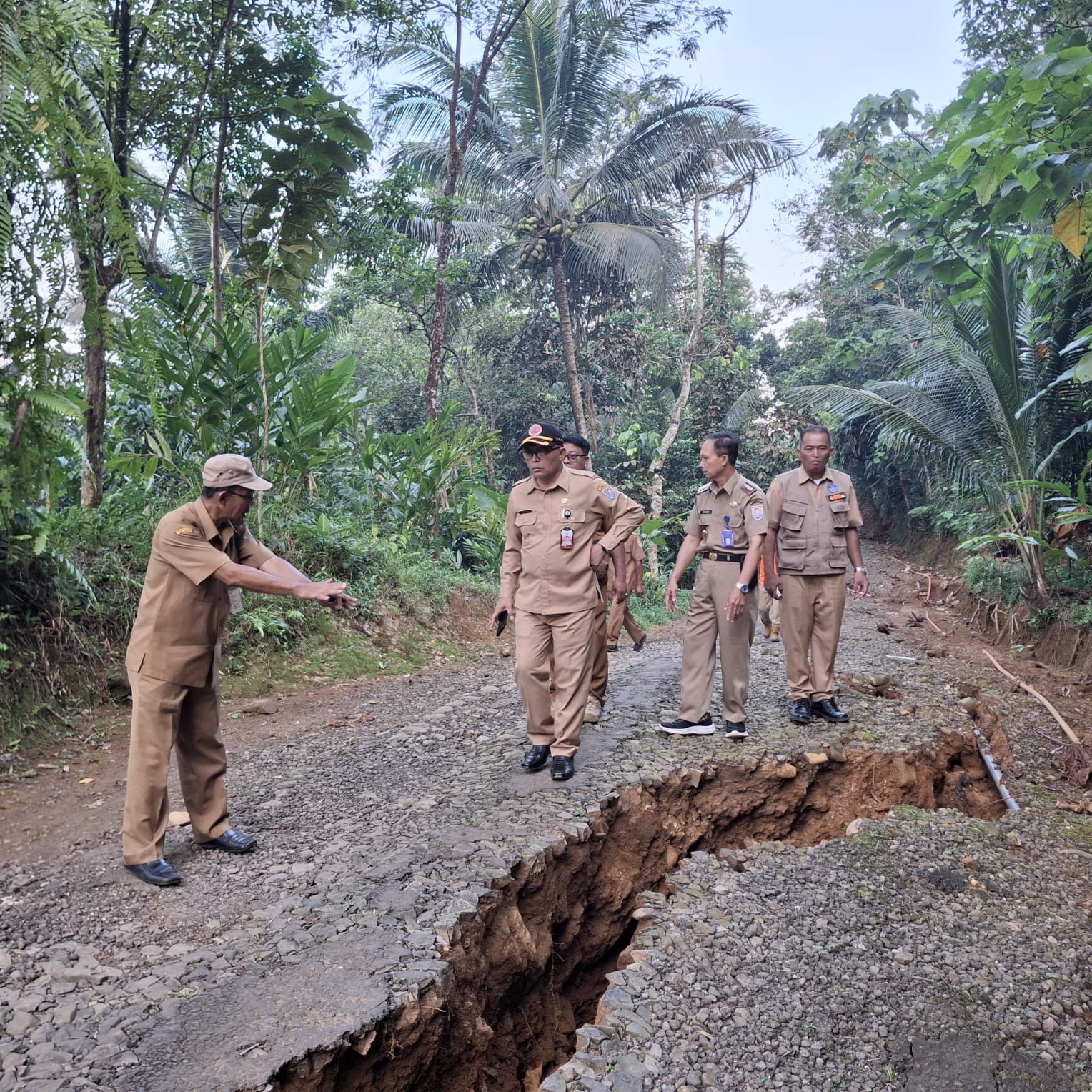 Dua Dusun di Dayeuhluhur Dilanda Tanah Bergerak, Masyarakat Diminta Waspada