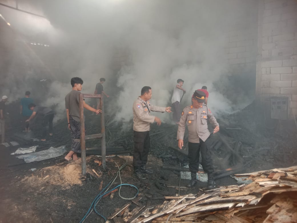 Pabrik Pengolahan Kayu di Purbalingga Terbakar