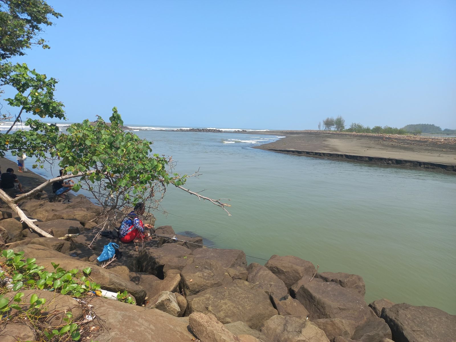 Hari Libur Kemerdekaan, Pantai Sodong Cilacap Sepi Pengunjung