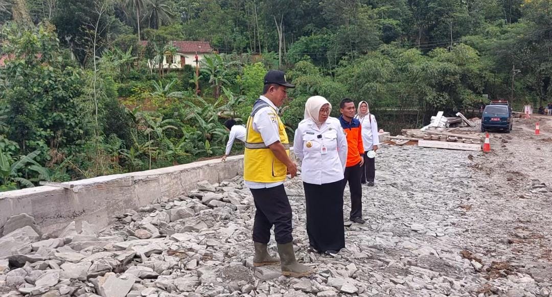 Ruas Karangsambung–Giritirto Diperbaiki, Pemkab Kebumen Lakukan Pengecoran Jalan