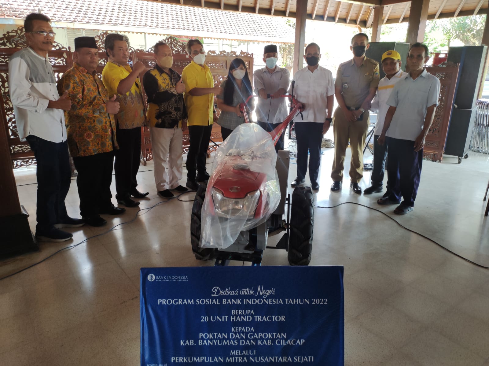 Dito Ganinduto Sambangi Konstituen, Bagikan Handtraktor dan Sembako 