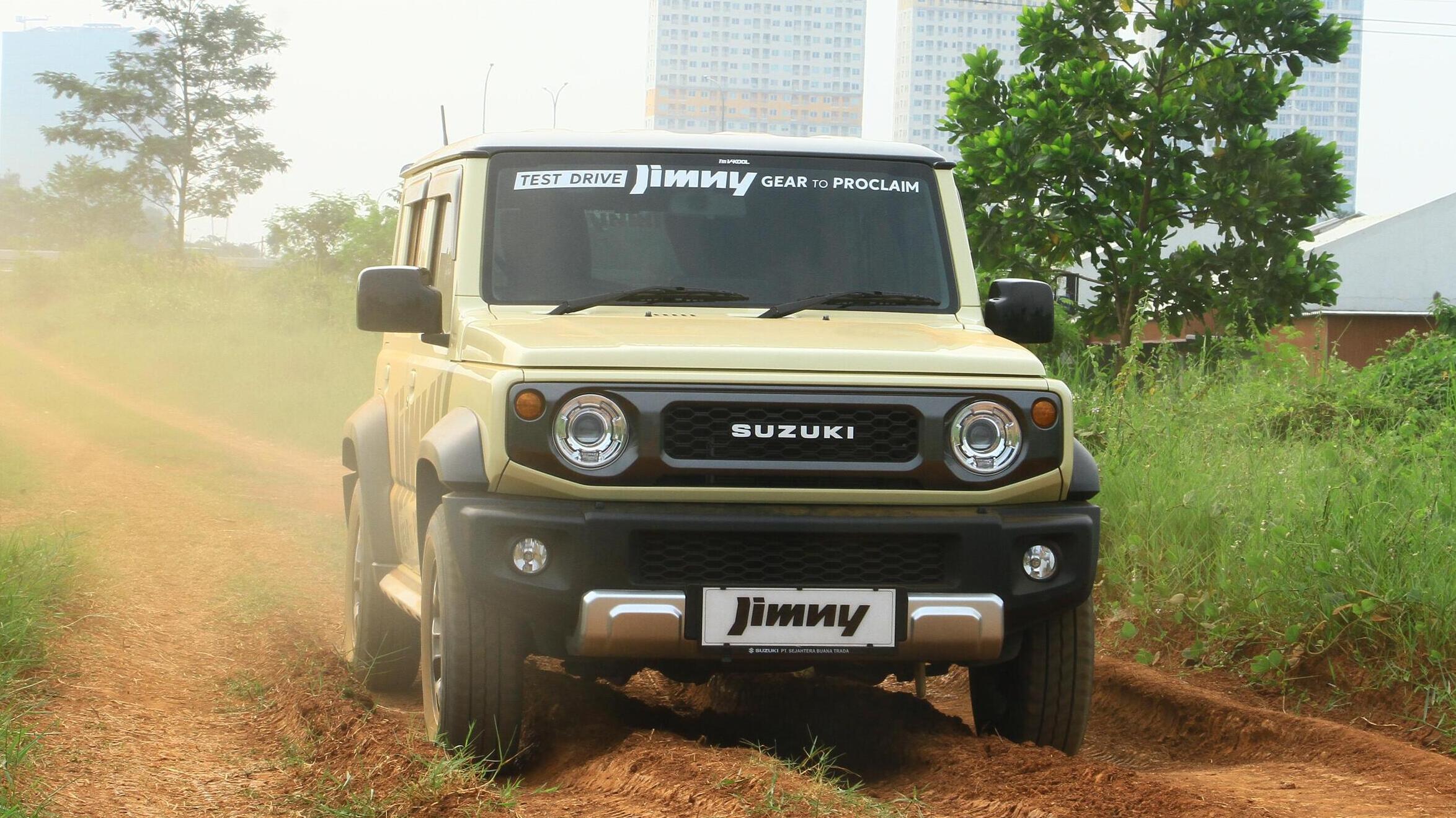 Suzuki Jimny 5 Pintu Bikin SUV Lain Minder? Tampil Lebih Gagah & Siap Diajak Bertualang