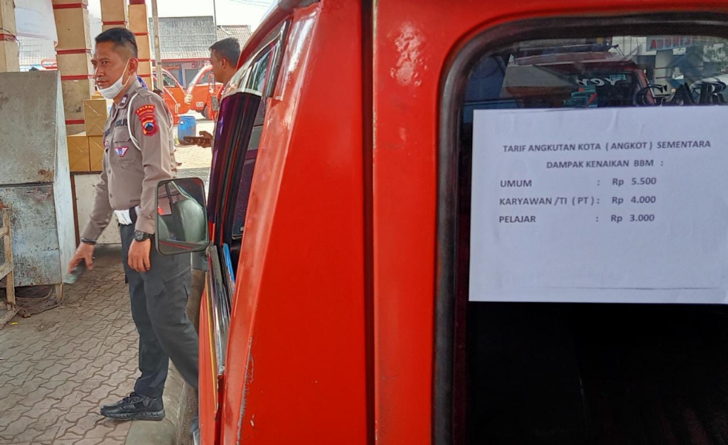 Paska BBM Bersubsidi Naik, Sopir Angkot di Purbalingga Kesulitan Penuhi Setoran