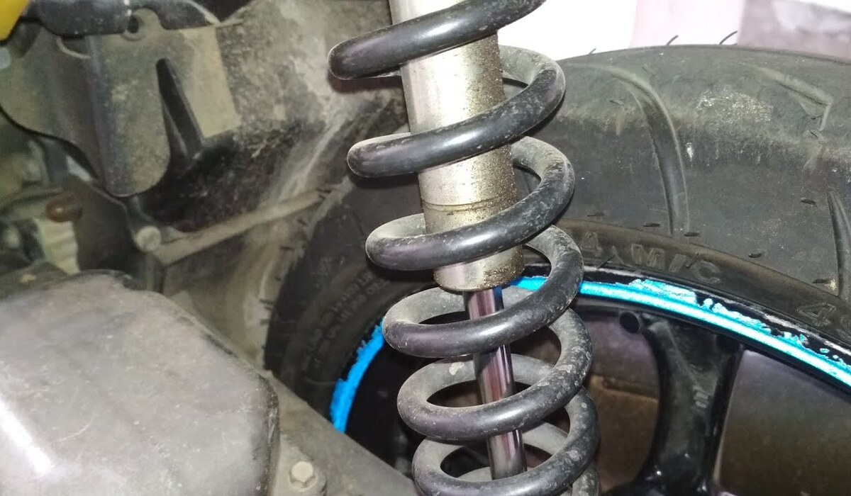 10 Tanda Suspensi Motor Matic Rusak