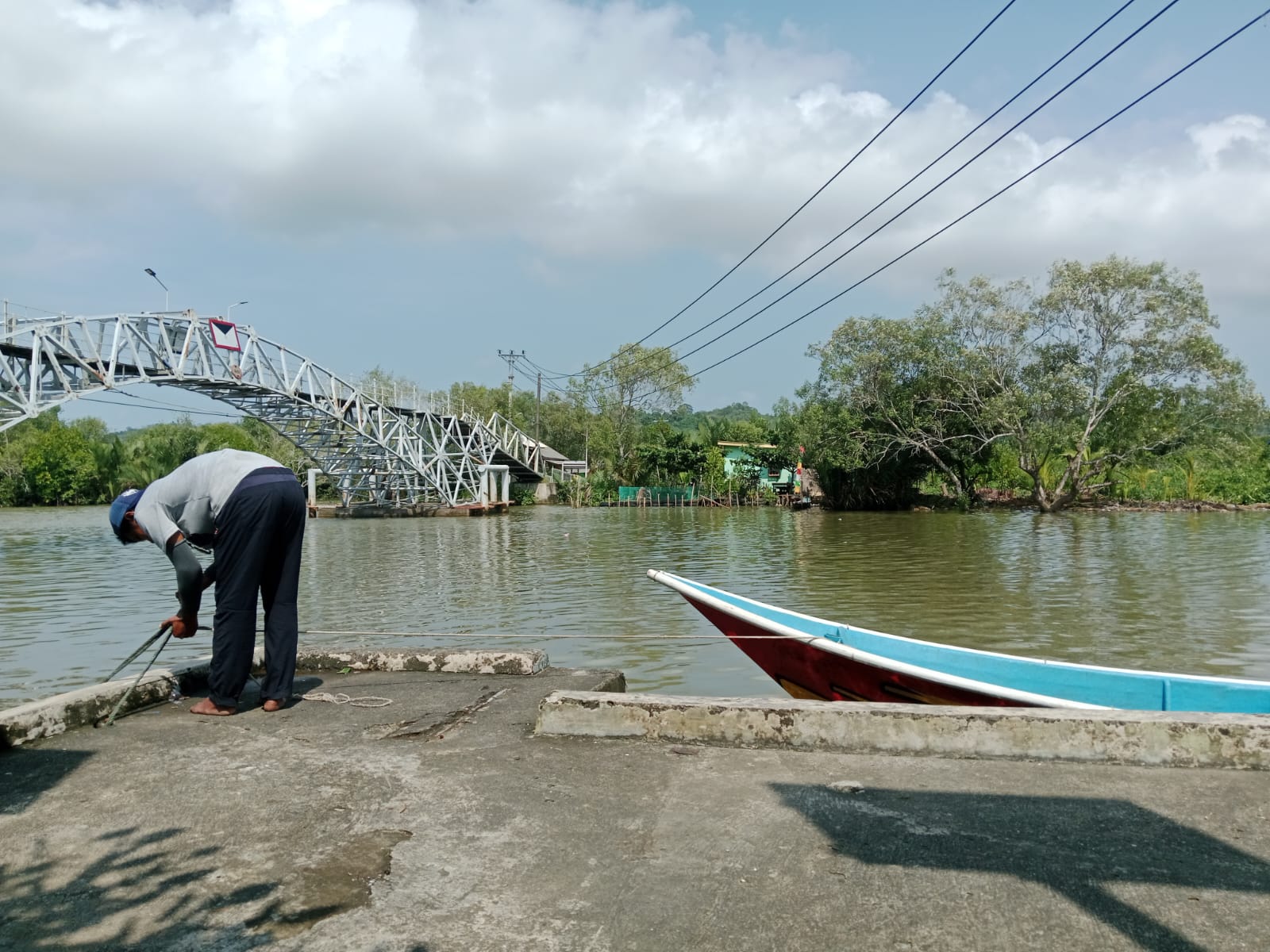 900 Hektare Lahan Pertanian Tergenang Air Laut, Warga Desa Ujung Alang Andalkan Hasil Tangkapan Ikan