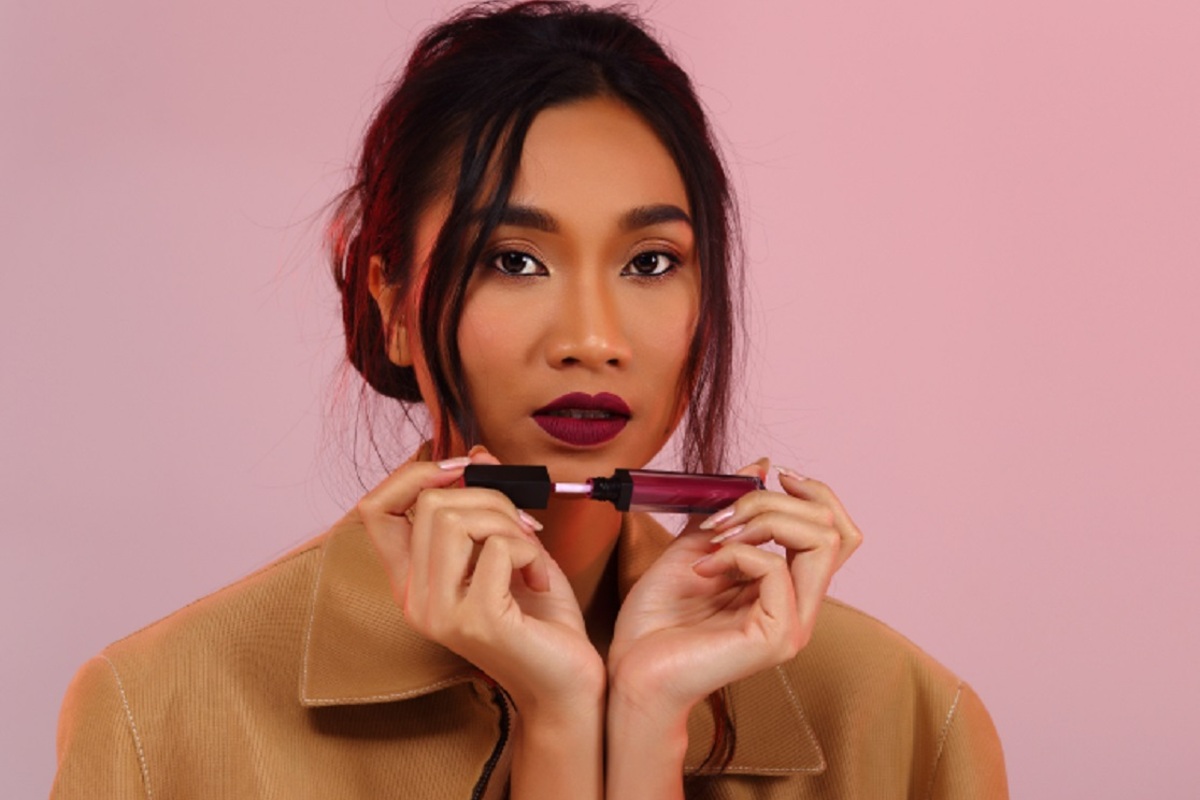 Inilah Cara Memakai Matte Lipstik Agar Bibir Menjadi Anti Crack dan Juga Kering