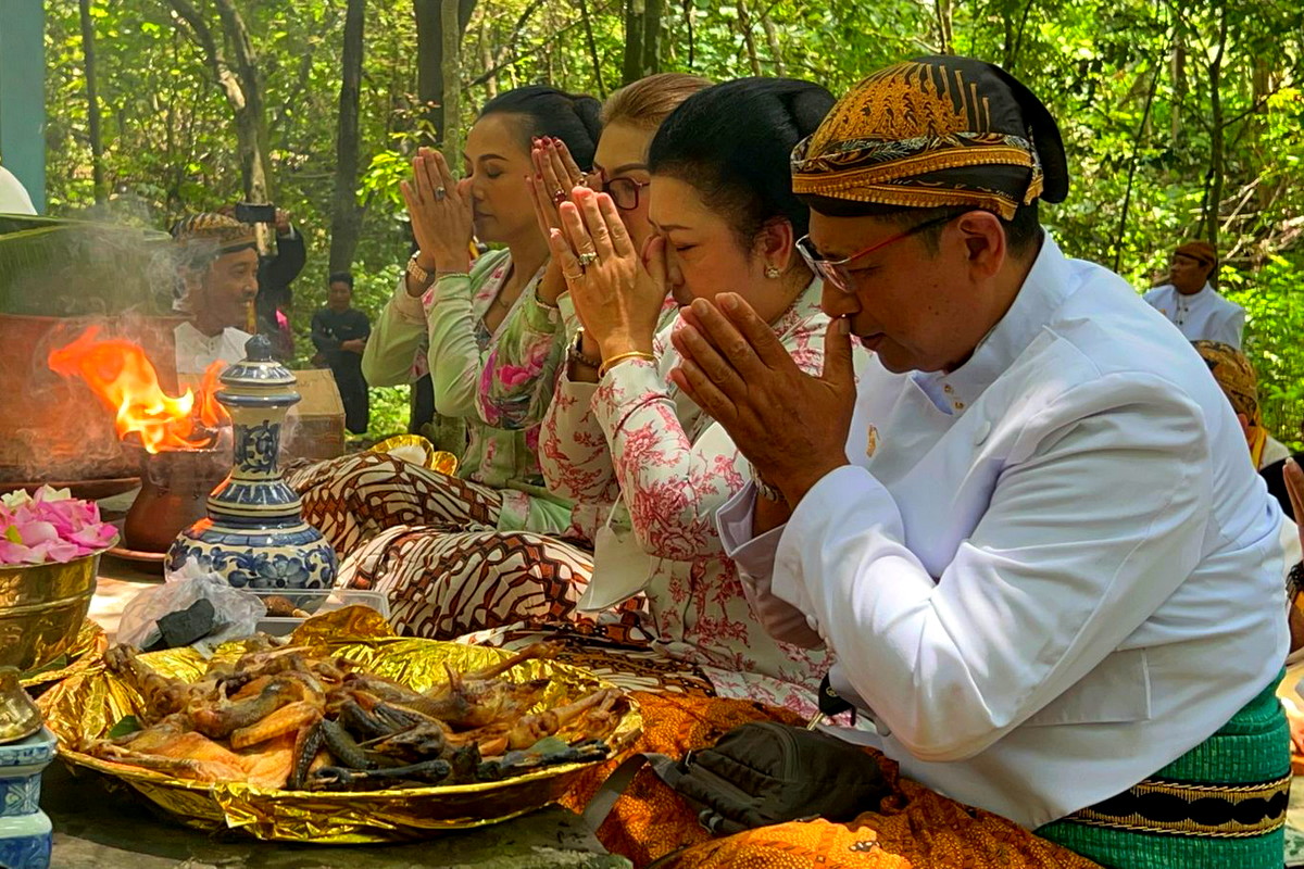 Memahami Upacara Adat Mahesa Lawung Solo