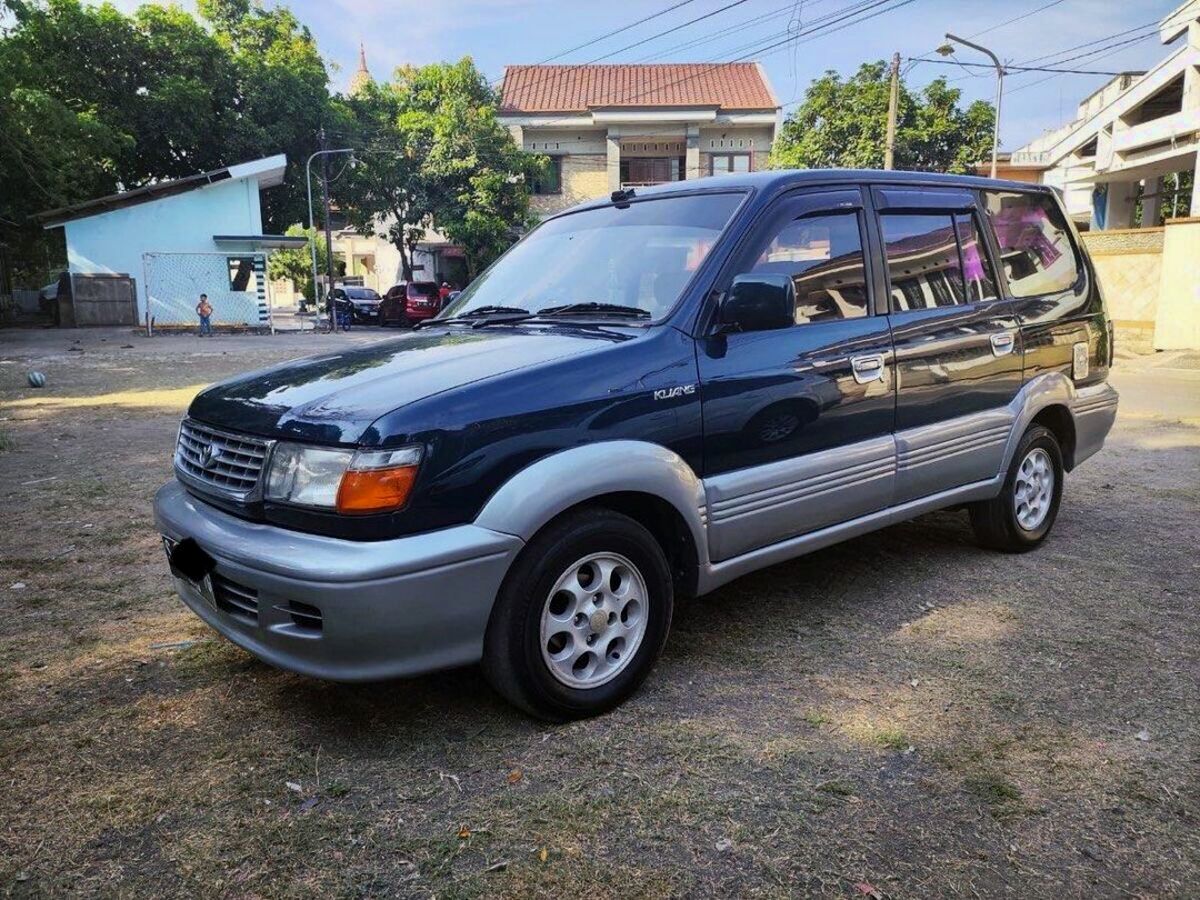 Toyota Kijang Krista: MPV Tangguh yang Masih Diburu hingga Kini yang Cocok Untuk Keluarga