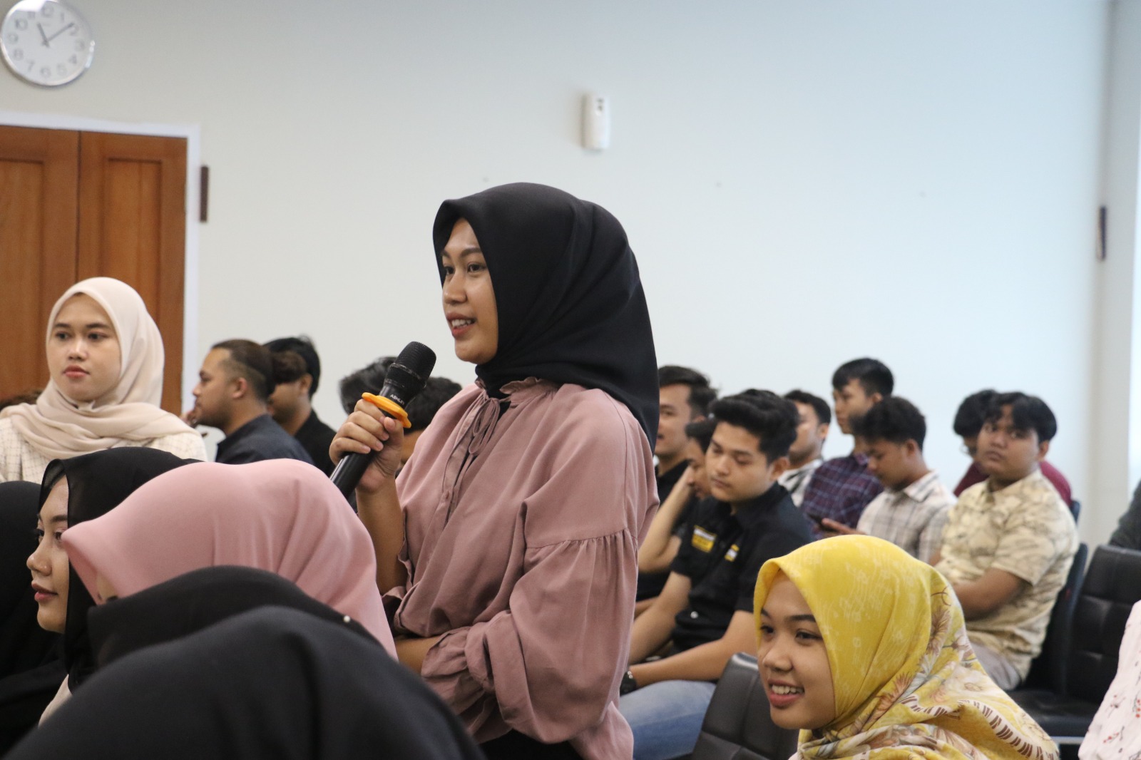 FEB UMP Bekali Mahasiswa dengan Excellent Service Course