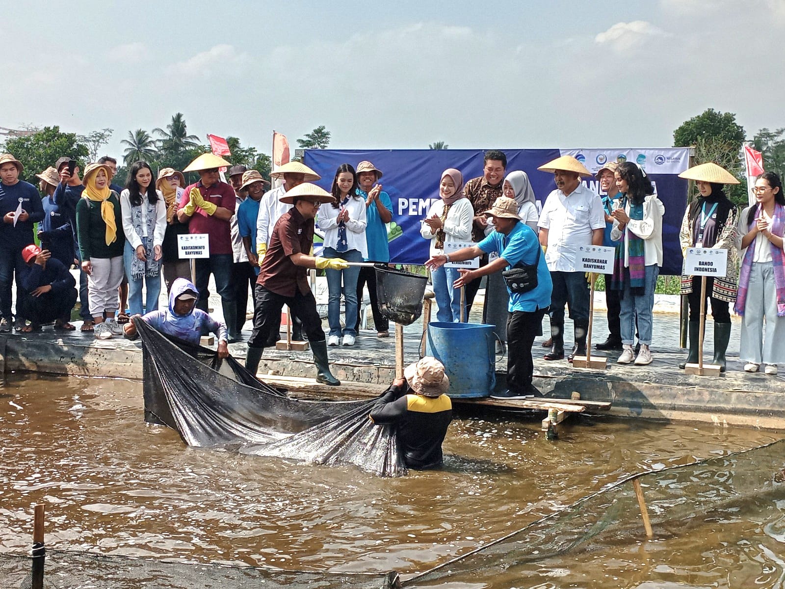 Kominfo Panen Raya Pembudidaya Ikan Go Digital di Baturraden Banyumas