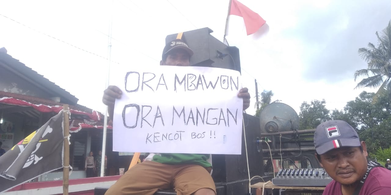 Puluhan Warga Desa Sikampuh Geruduk Kantor Desa, Soroti Transparansi Anggaran dan Kebijakan Pertanian